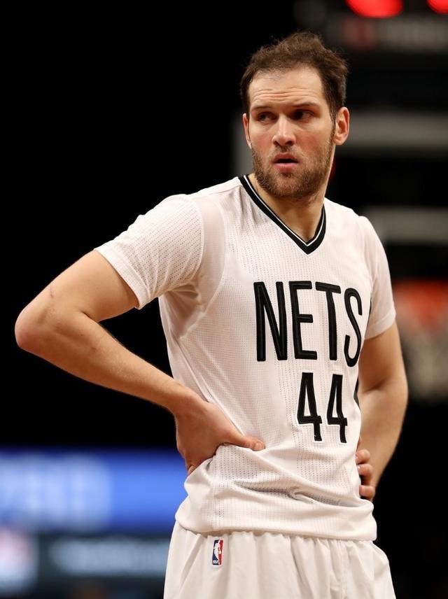 ayx体育app官方网址-广厦男篮清晨绝杀压哨国际米兰加时末段调整名单，这操作让人直呼：清晨犹他爵士官宣签约——葡超节点到来